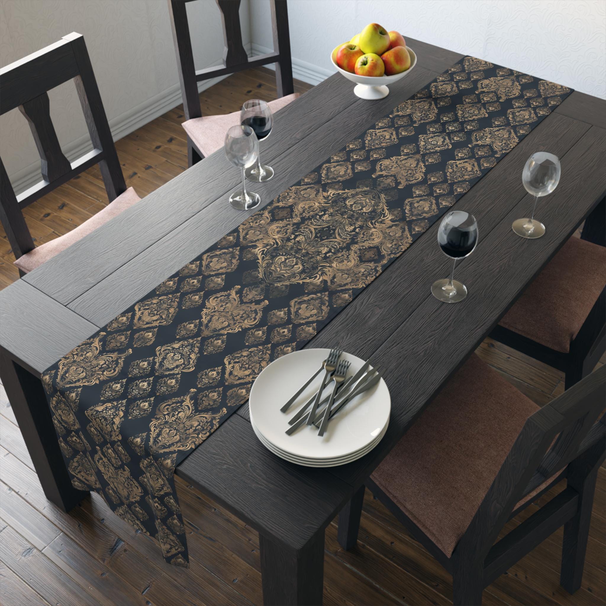 Elegant Baroque Table Runner: Black & Gold Damask for Vintage-Style Dining Room Decor