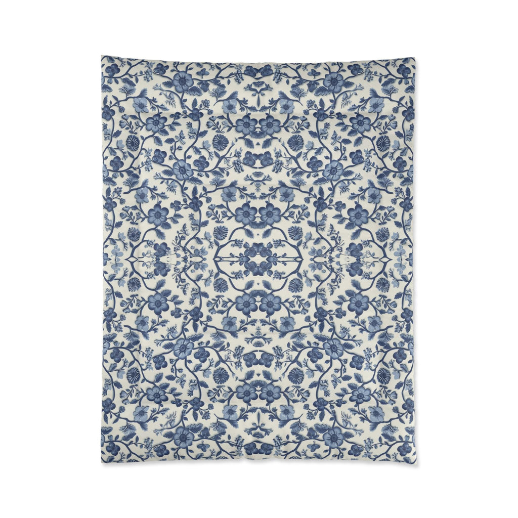 Elegant Chinoiserie Comforter: Blue & White Pottery Pattern for Luxurious Bedroom Decor
