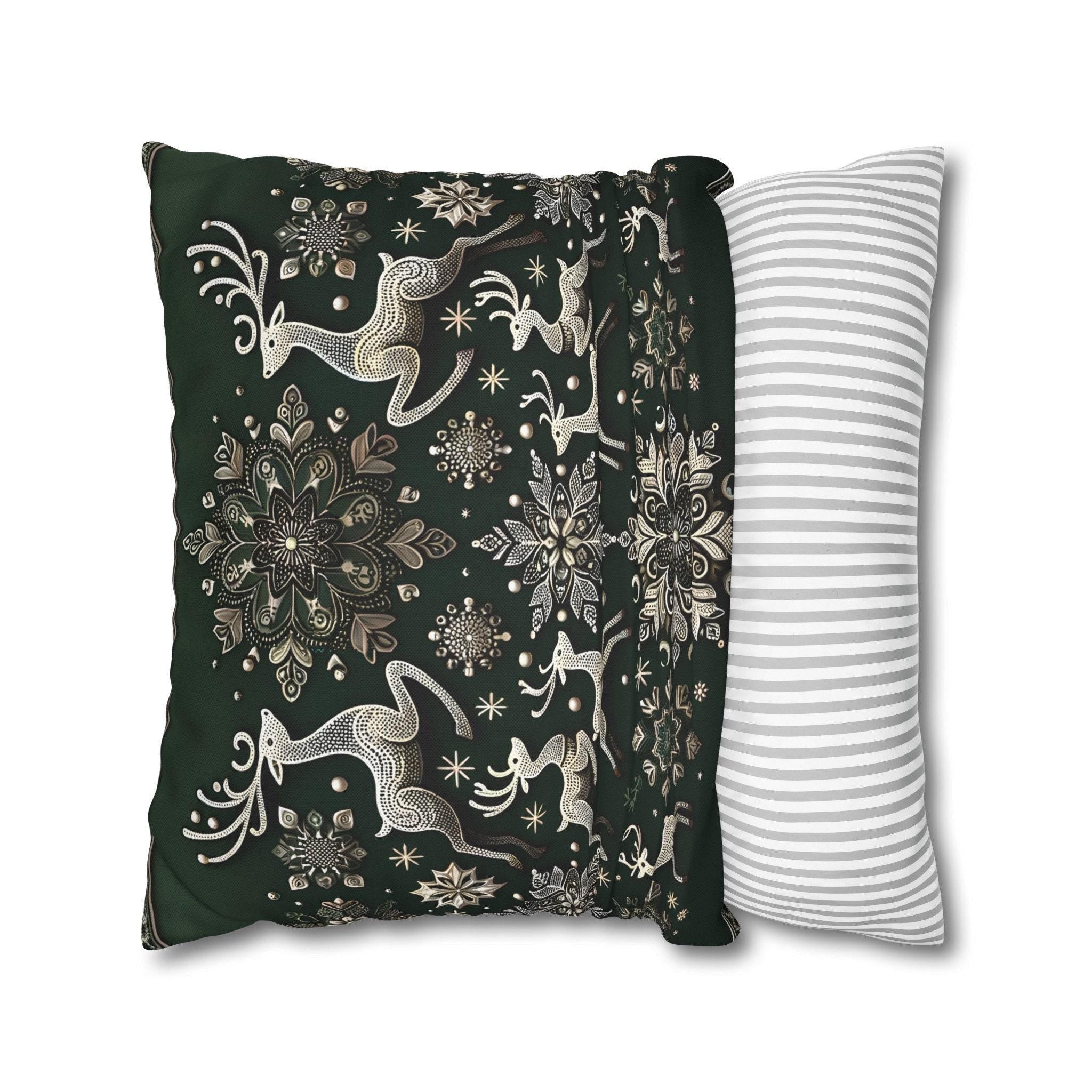 Elegant Emerald Green Throw Pillow Cover with Intricate Snowflakes and Reindeer Design