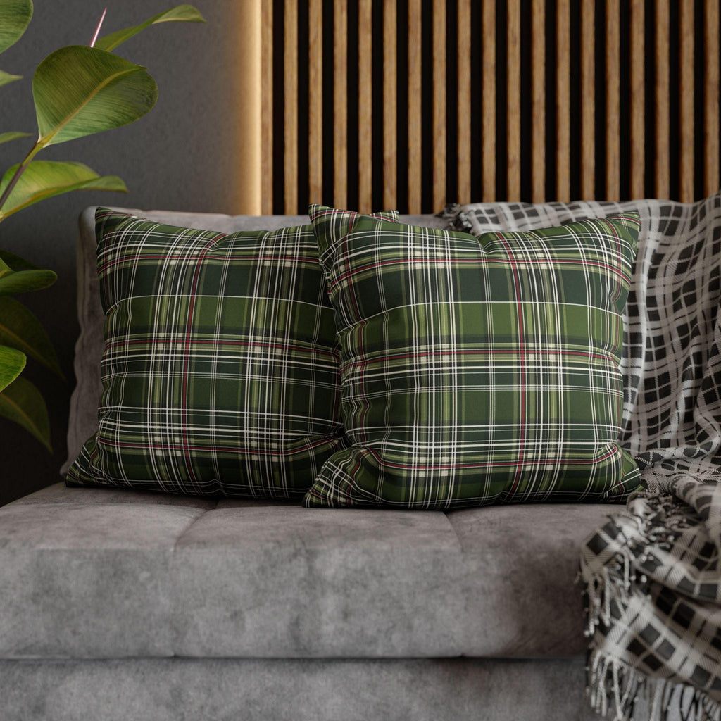 Classic Green Plaid Christmas Pillow Cover: Cozy Holiday Accent for Sofa or Bed