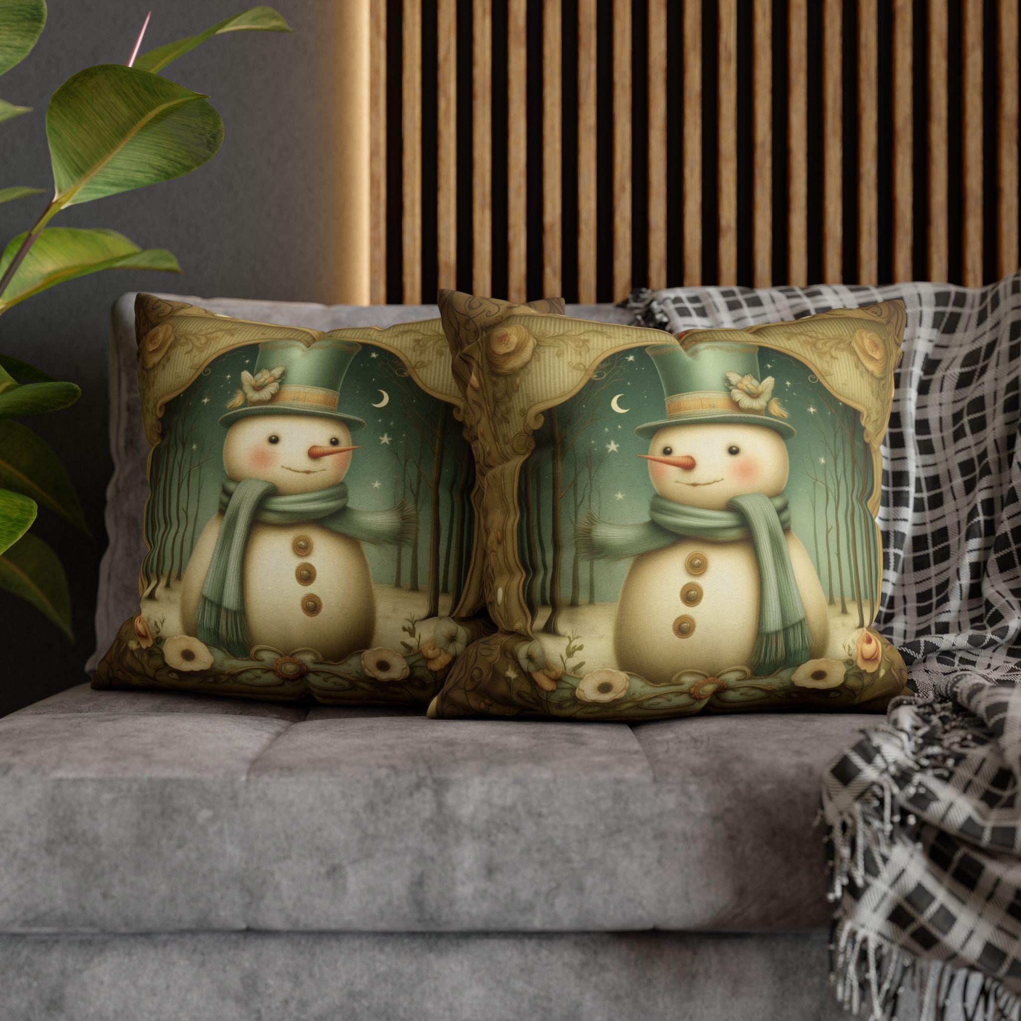 Charming Vintage Style Snowman Pillow Cover: Nostalgic Winter Holiday Accent