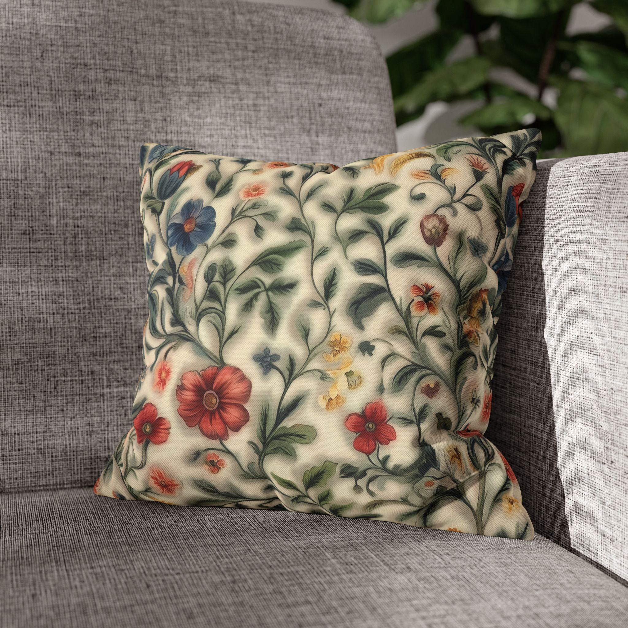 Vintage-Inspired William Morris Botanical Floral Cream Throw Pillow Cover - Soft Garden Cushion