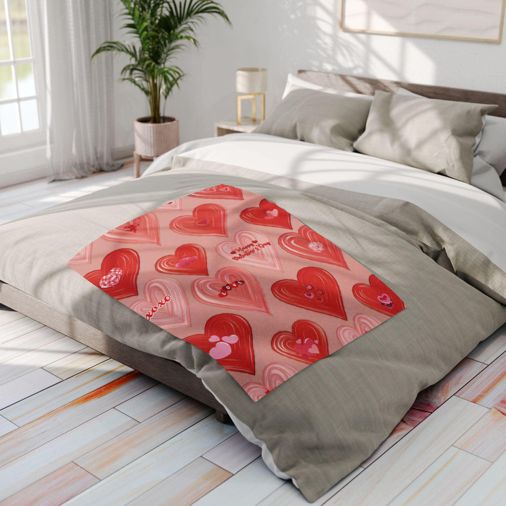Romantic Valentine's Day Fleece Blanket: Cozy Heart & Cupid Design Throw for Love Season