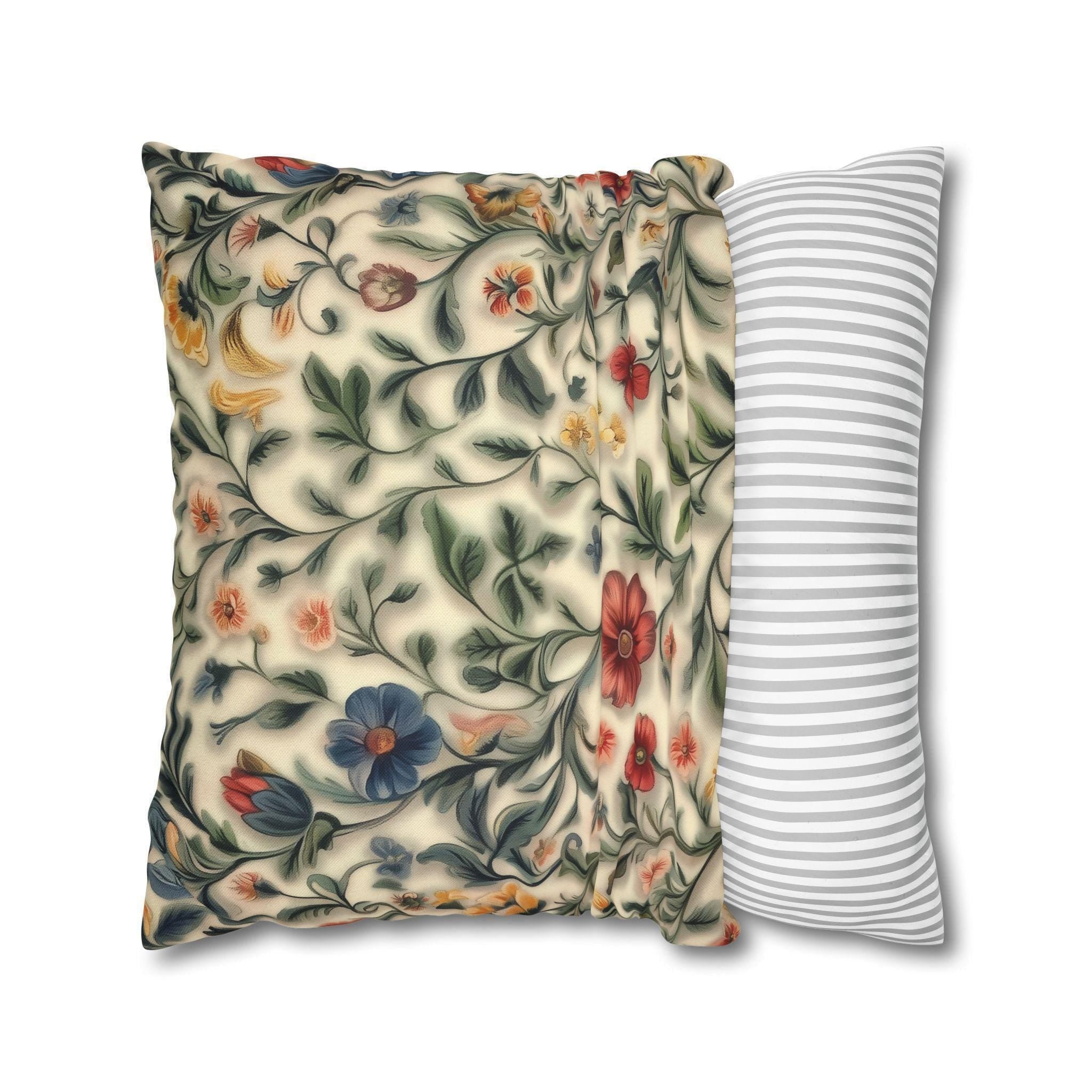 Vintage-Inspired William Morris Botanical Floral Cream Throw Pillow Cover - Soft Garden Cushion