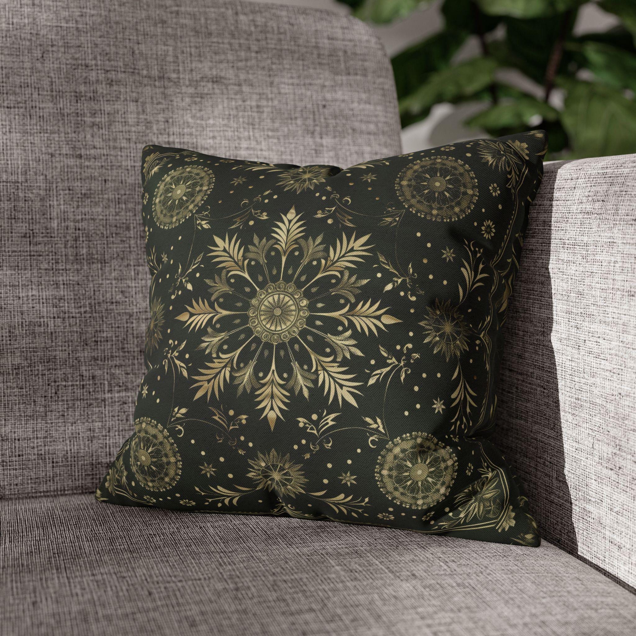 Elegant Dark Emerald Green Christmas Pillow Cover with Golden Snowflakes: Luxurious Holiday Decor