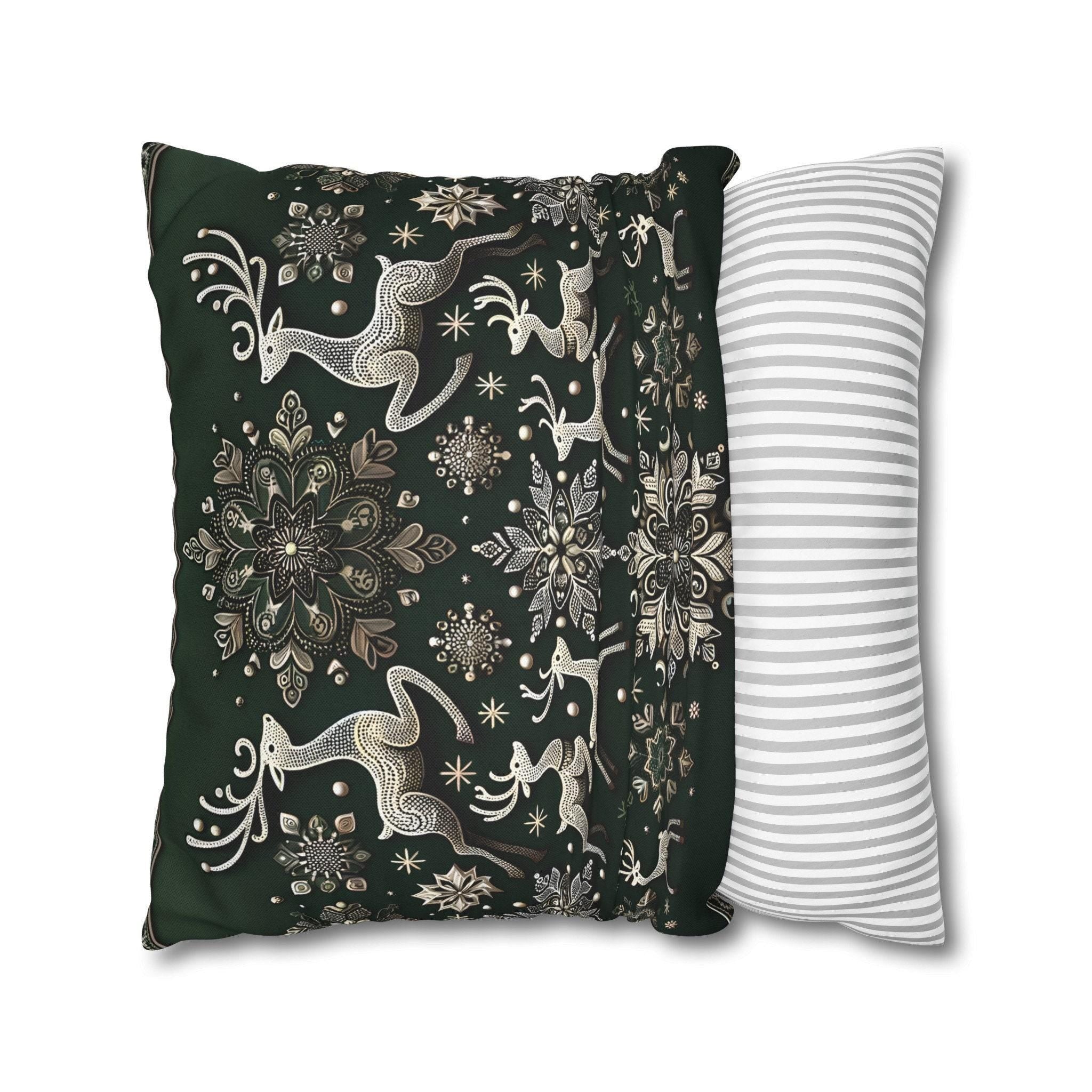 Elegant Emerald Green Throw Pillow Cover with Intricate Snowflakes and Reindeer Design