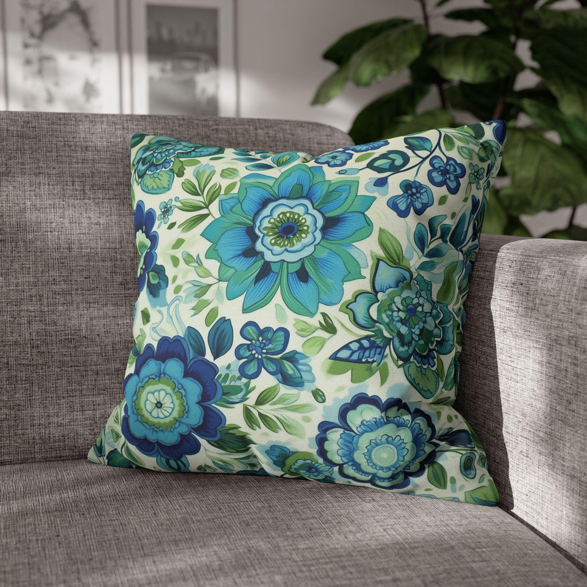 Vibrant Jacobean Floral Pillow Cover: Vintage-Inspired Blue & Green Botanical Accent for Eclectic Decor