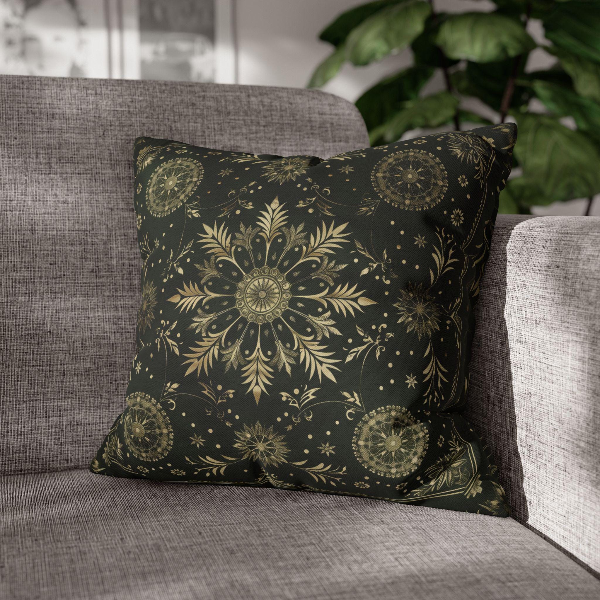 Elegant Dark Emerald Green Christmas Pillow Cover with Golden Snowflakes: Luxurious Holiday Decor