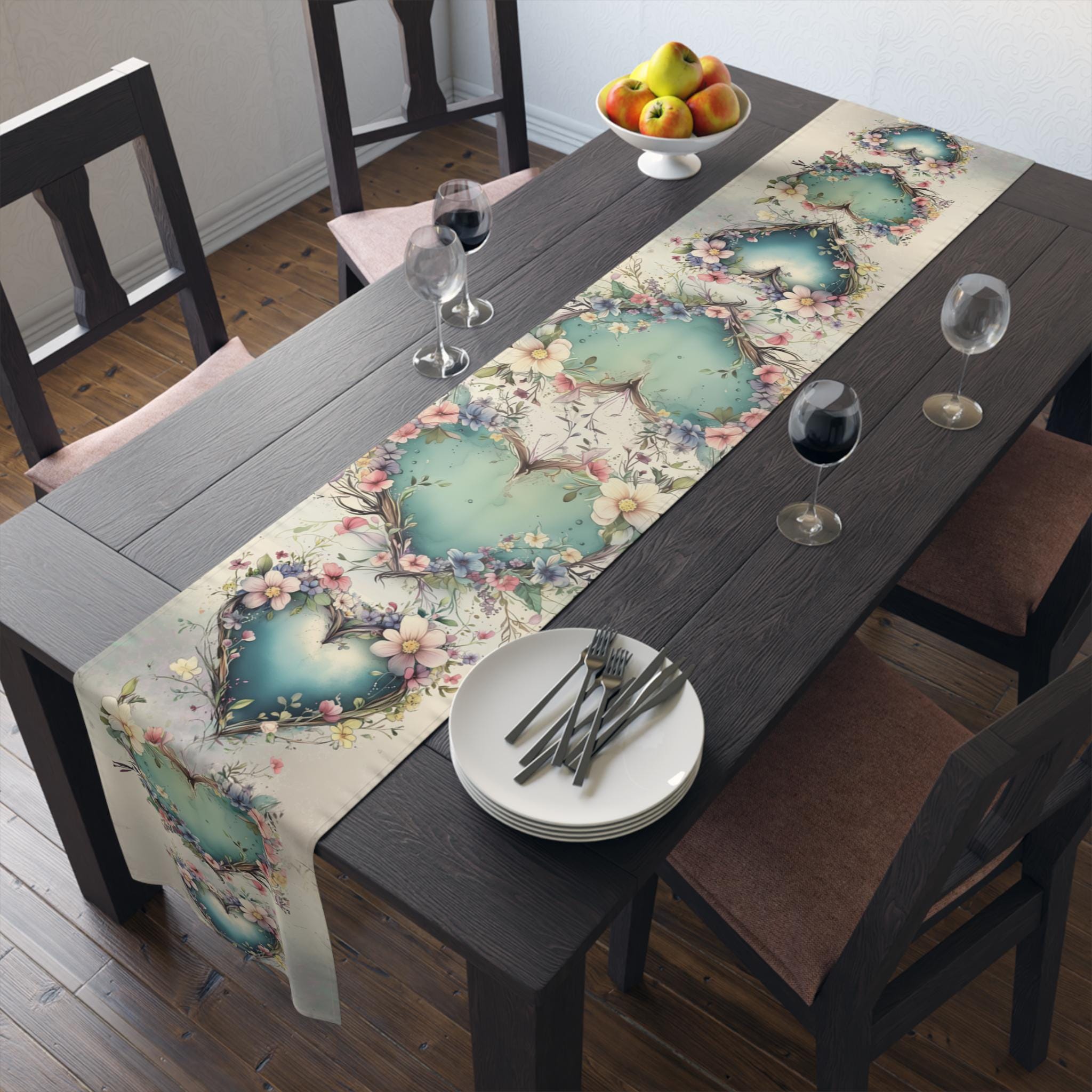 Romantic Floral Heart Table Runner: Elegant Wedding Decor & Dining Accessory for Special Occasions
