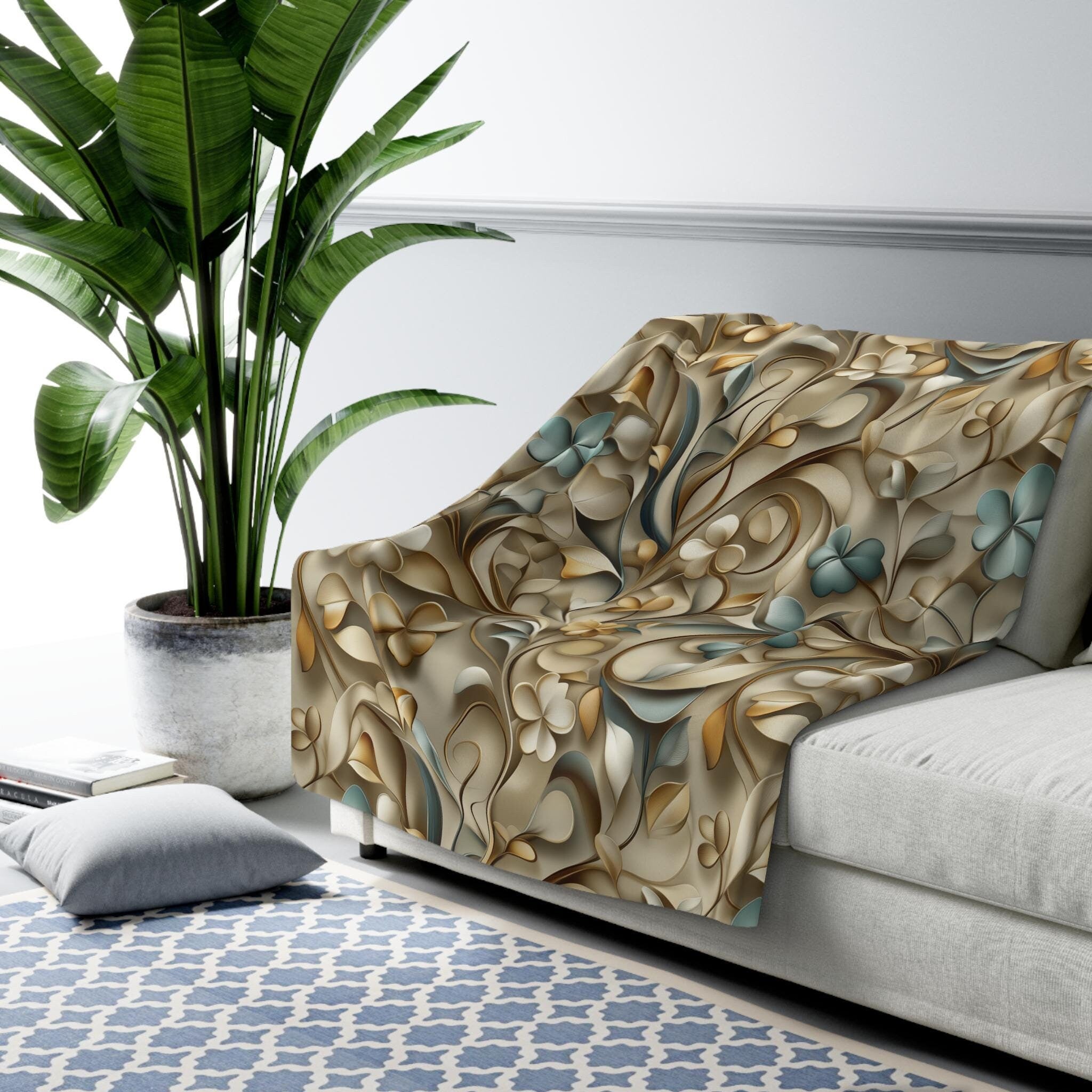 Elegant St. Patrick's Day Shamrock Throw: William Morris Inspired Irish Fleece Blanket for Home Decor