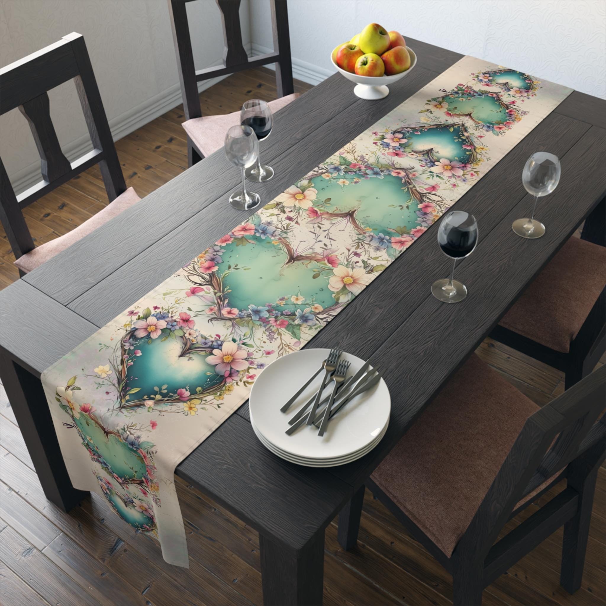 Romantic Floral Heart Table Runner: Elegant Wedding Decor & Dining Accessory for Special Occasions