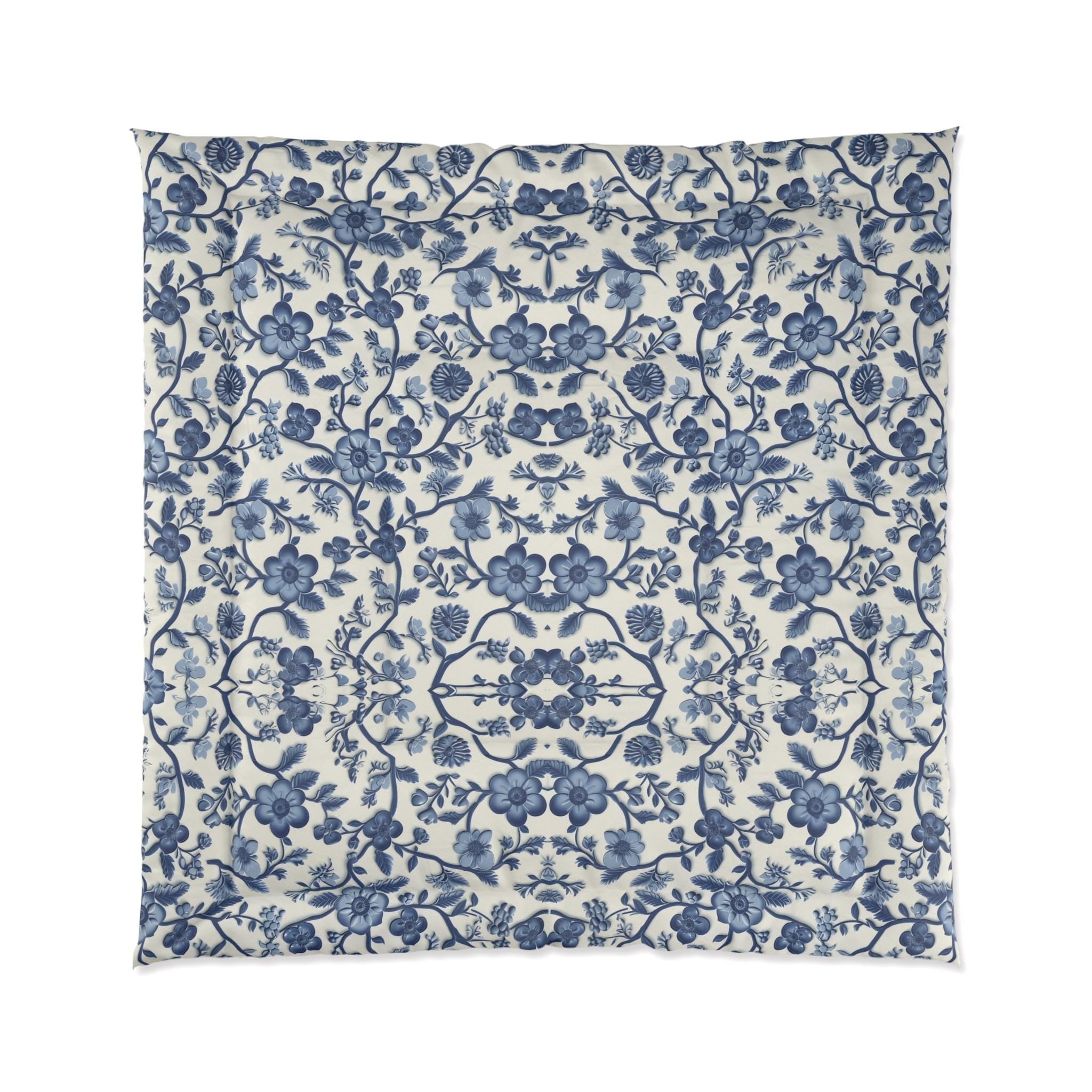 Elegant Chinoiserie Comforter: Blue & White Pottery Pattern for Luxurious Bedroom Decor