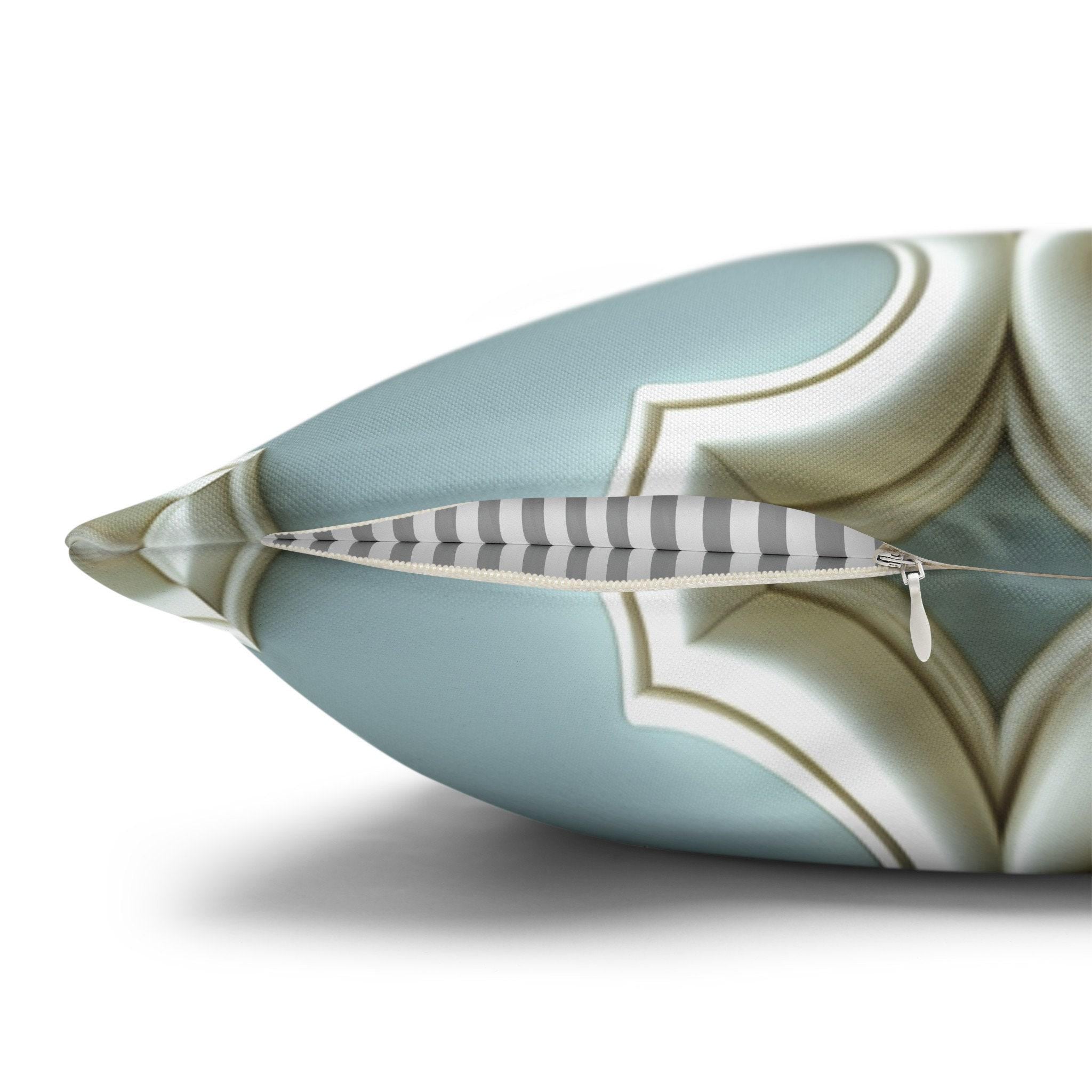 Coastal Quatrefoil Pillow Cover, Blue Beige 3D Effect